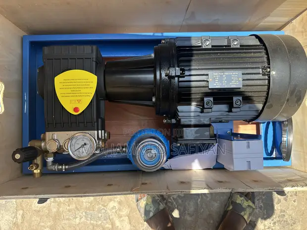 Heavy-Duty Electric Pressure Washing Bay Machine - 1