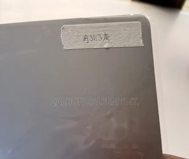Apple MacBook Air 13.6” M3 Grey Full Display Screen - 1