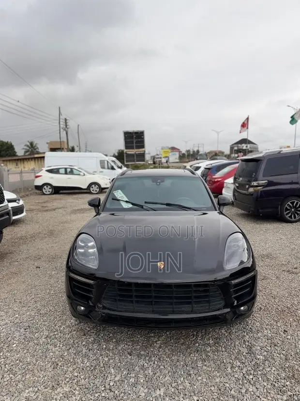 Porsche Macan Turbo 2016 Black - 1