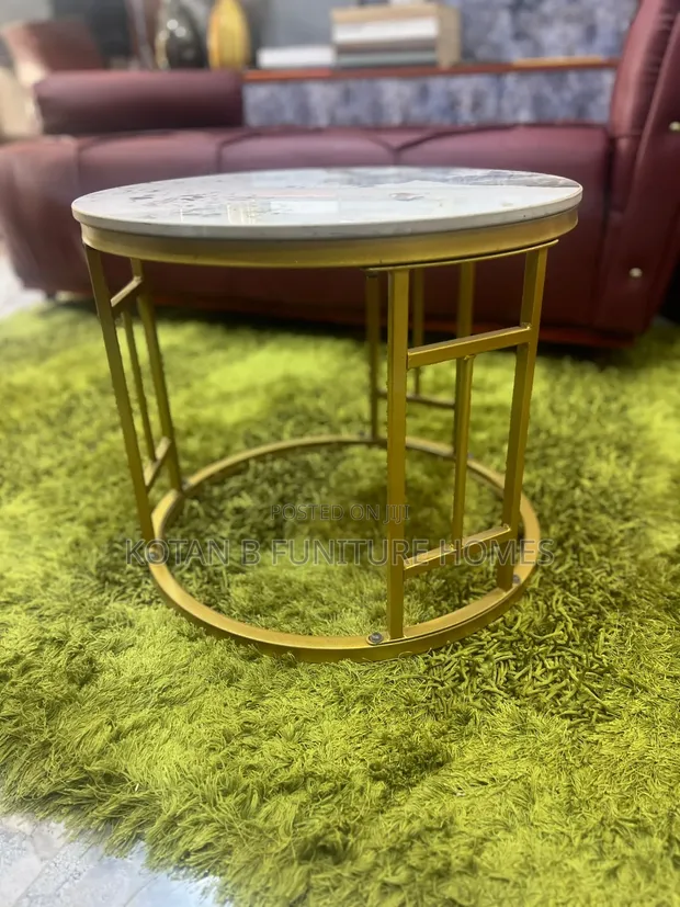 Royal Comfort Round Center Table - Gold - 1