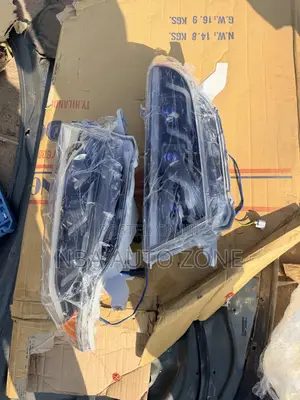 Toyota Highlander 2011-2014 Headlight Pair