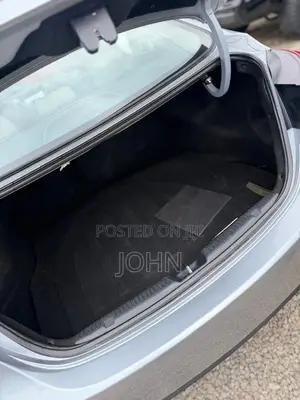 2016 Hyundai Elantra SE Sedan FWD (1.8L)