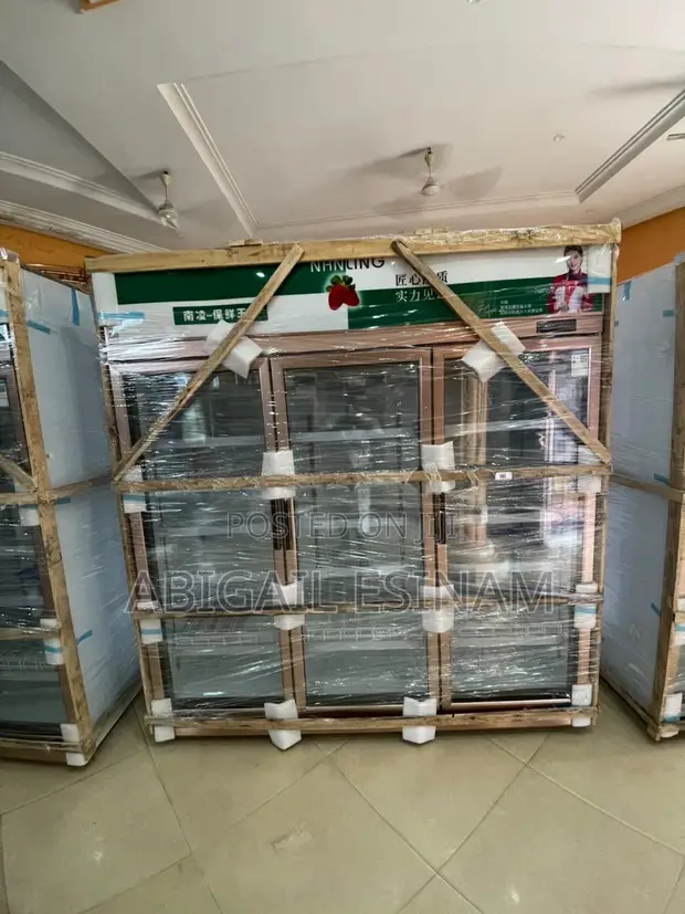 Nanling 1300L 3-Door Display Fridge - 1
