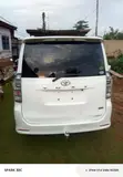 Toyota Voxy V 2WD 8-Seater 2013 White - 1