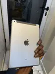 Apple iPad 9.7 (6th Gen) 128GB Silver - 1