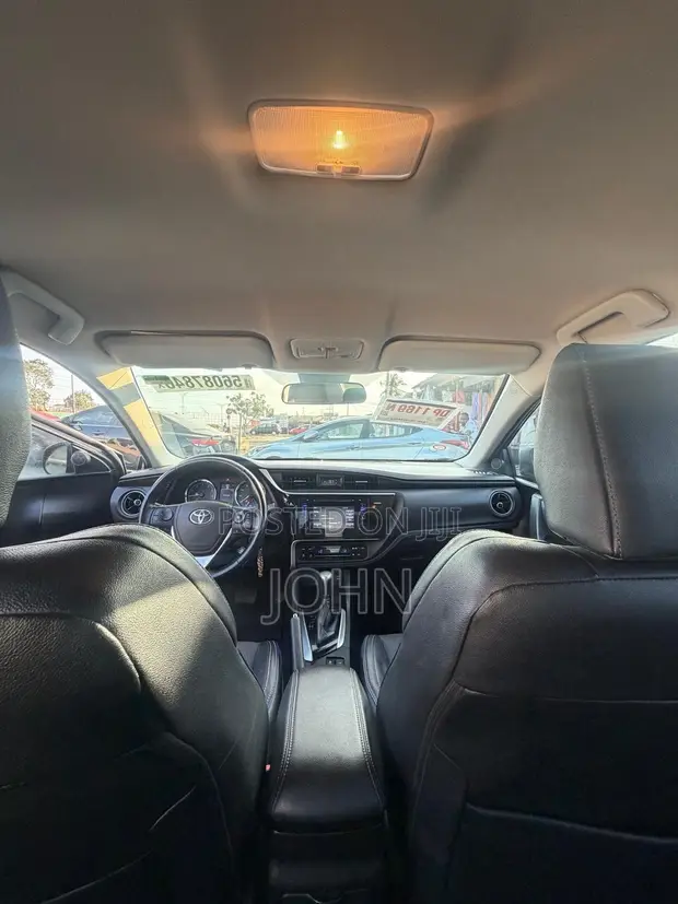 2017 Toyota Corolla SE Sedan - 1