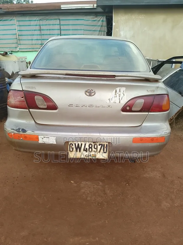 Toyota Corolla Sedan 2001 Silver - 1