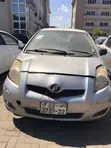Toyota Vitz 1.3 FWD 5dr 2010 Gray - 2
