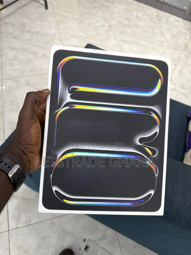 New Apple iPad Pro 13" (2025) 256GB Black - 1