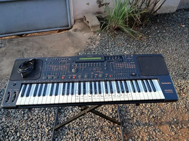 Technics KN1000 PCM Keyboard - 1