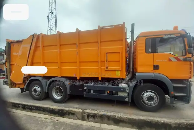 MAN Diesel Garbage Truck - 1