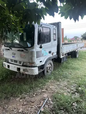 2015 Hyundai 5 Ton Truck
