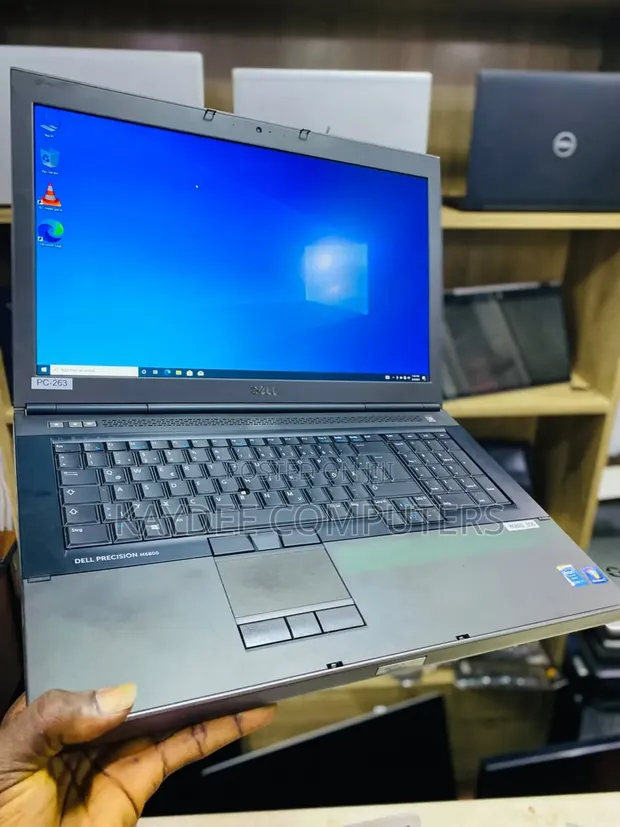 Dell Precision M6800 Laptop - Intel Core i7, 16GB RAM, 256GB SSD - 1