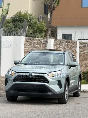 2022 Toyota RAV4 XLE Hybrid