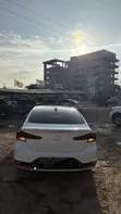 Hyundai Elantra SE 2019 White - 2