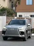 Lexus LX 600 2023 Gold - 2