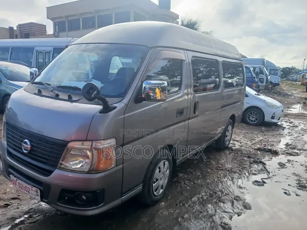 Nissan Caravan (Urvan) 2007 Grey - 1