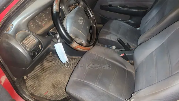 Toyota Corolla 1999 Red - 1