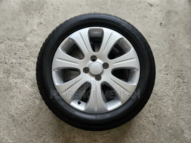 Used 205/55R15 Car Tyre with Silver Alloy Rim - 1