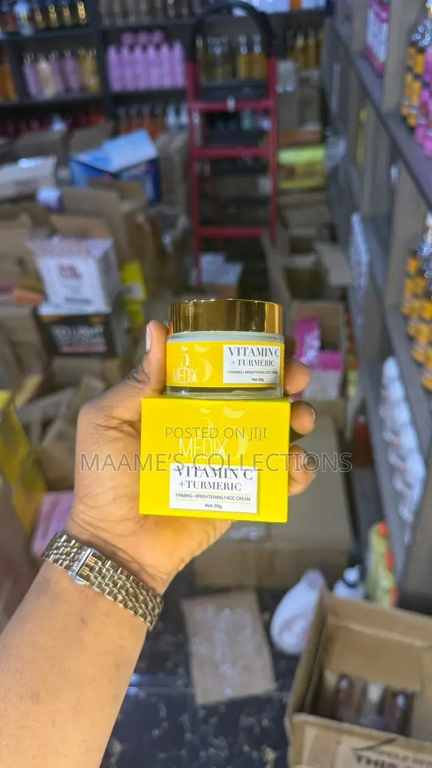 Medix 5.5 Vitamin C + Turmeric Face Cream - 1