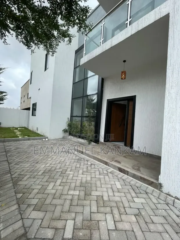 4 Bedroom House with Boys Quarters in Manet Court, East Airport - 1