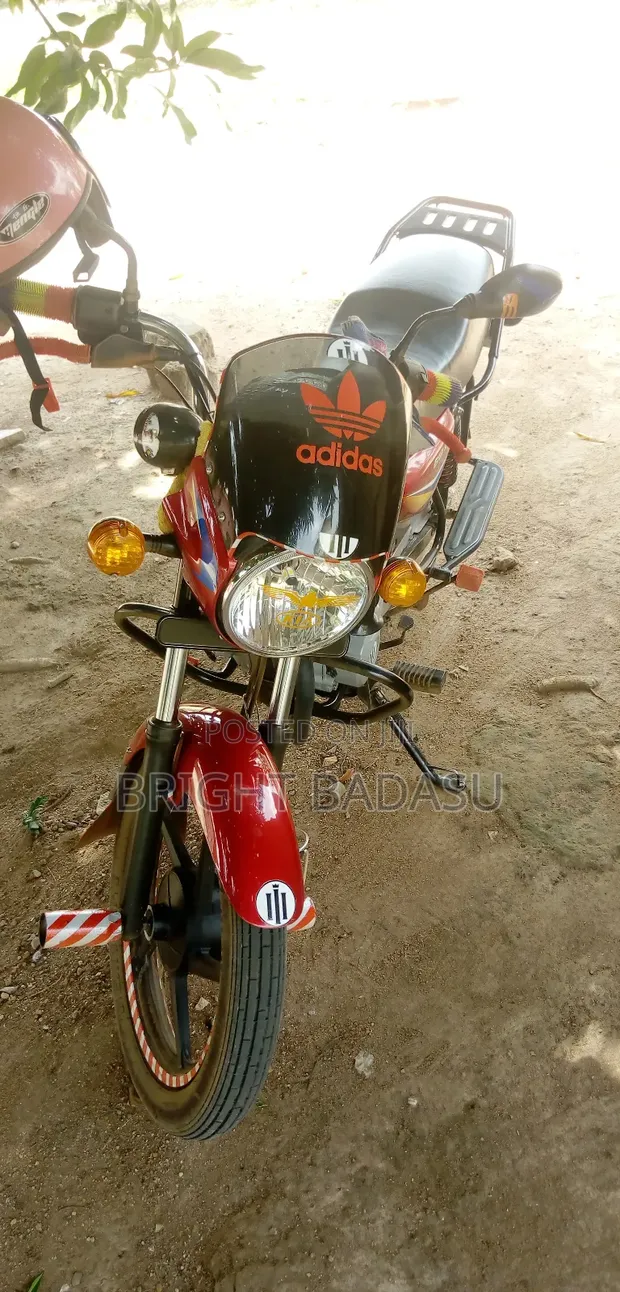 Bajaj Boxer 150 UG 2019 Red - 1
