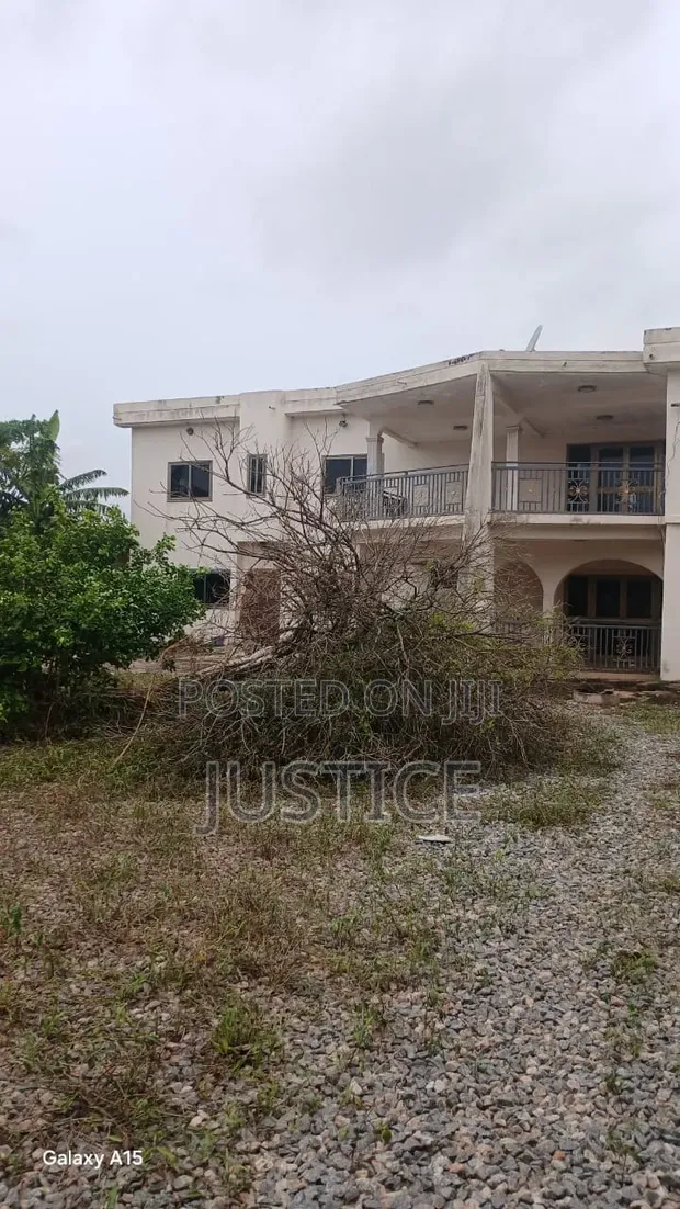 8 Bedroom House for Rent in Taifa, Post Office Area - 1