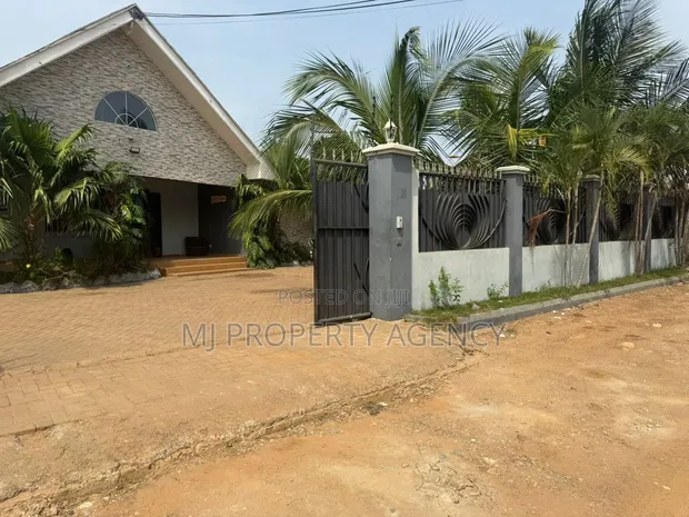 7-Bedroom House for Rent in Community 26 - 1
