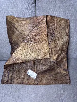 2pcs Throw Pillow Covers (40x40cm)