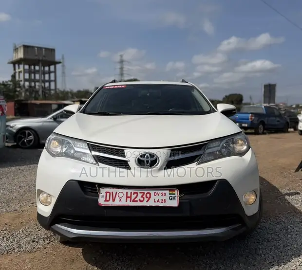 2015 Toyota RAV4 XLE AWD SUV - 1