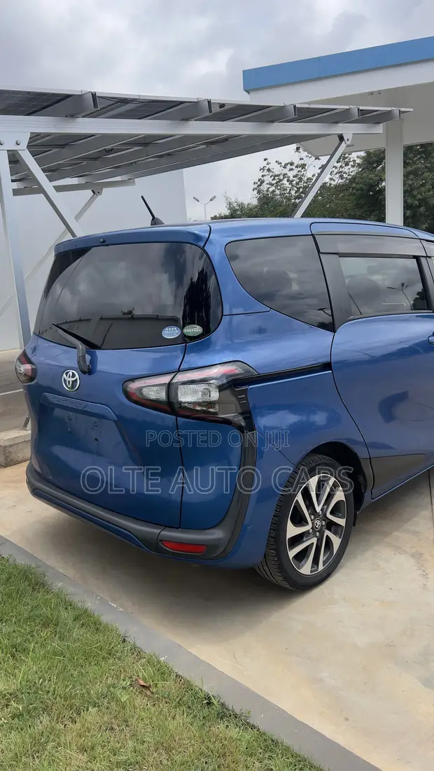Toyota Sienta 1.5 AWD 2016 Blue - 1