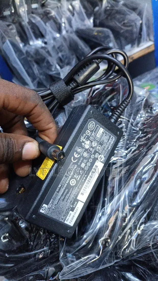 Original HP Big Pin Charger - 1