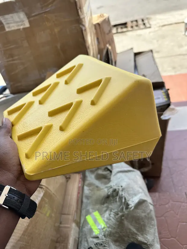 Heavy-Duty Rubber Wheel Chock - 1