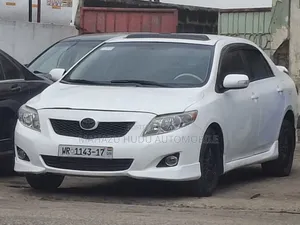 2010 Toyota Corolla S 1.8L Sedan - White