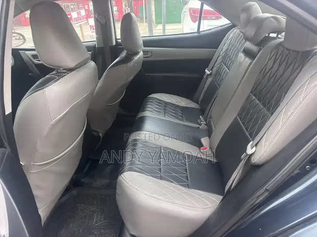 Toyota Corolla 2017 Black - 1