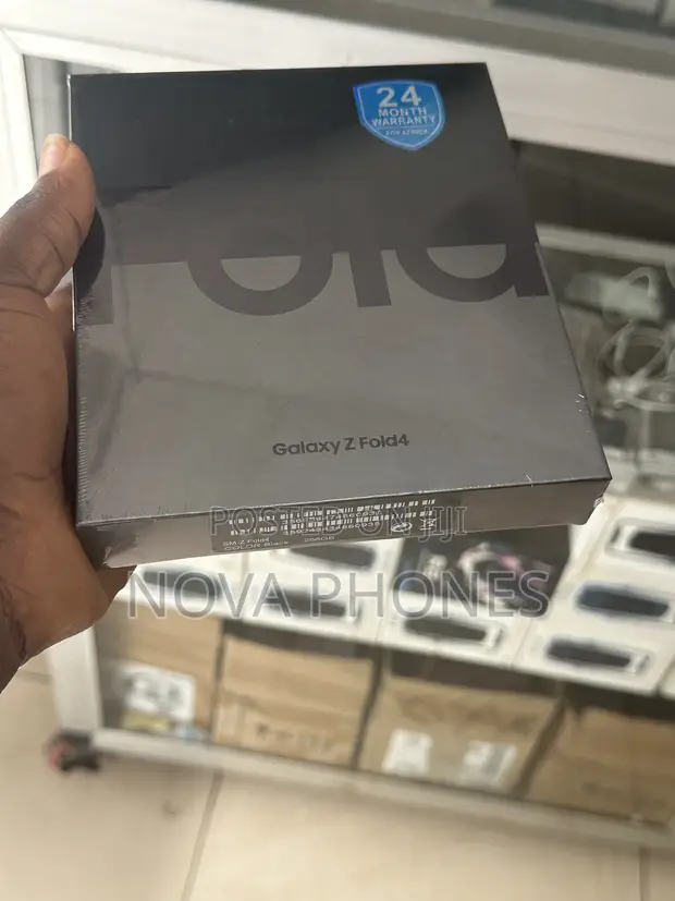 New Samsung Galaxy Z Fold4 512GB Silver - 1