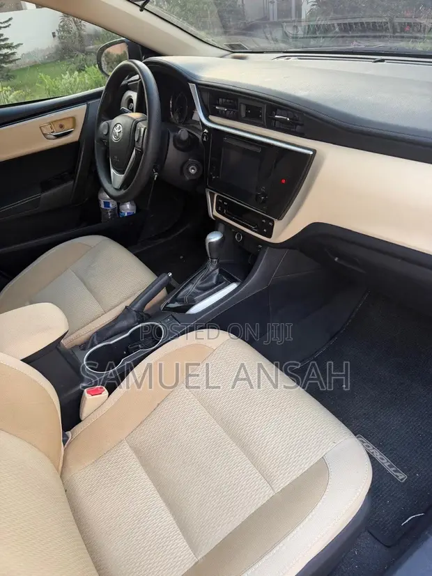 2018 Toyota Corolla LE Eco (1.8L 4cyl) Gray - 1
