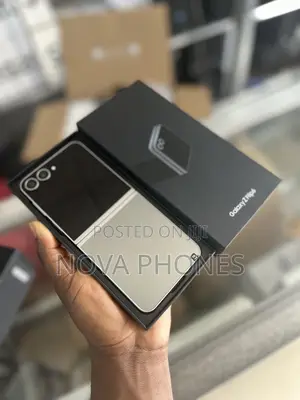 New Samsung Galaxy Z Flip6 256GB Black