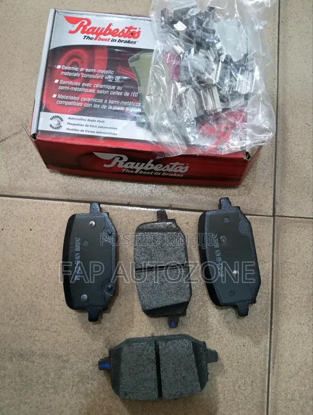 Raybestos Ceramic Ford Explorer Brake Pads (USA) - 1