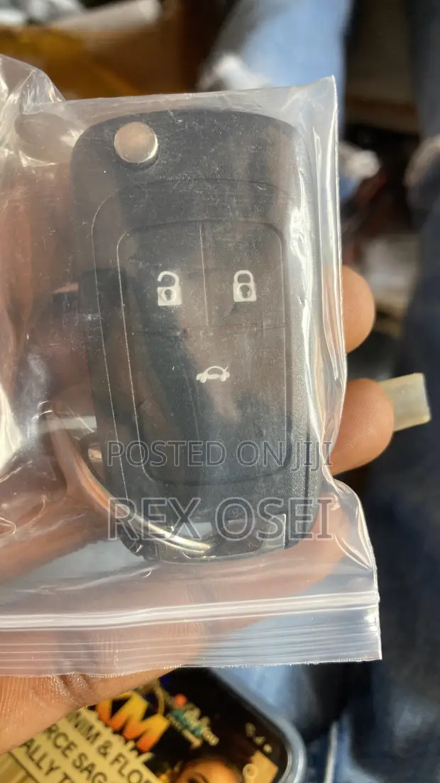 Chevrolet 3-Button Key Shell - 1