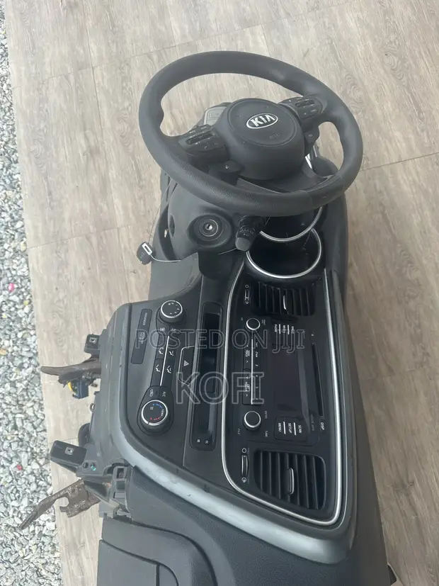 Kia Optima Dashboard (2012-2017) - 1