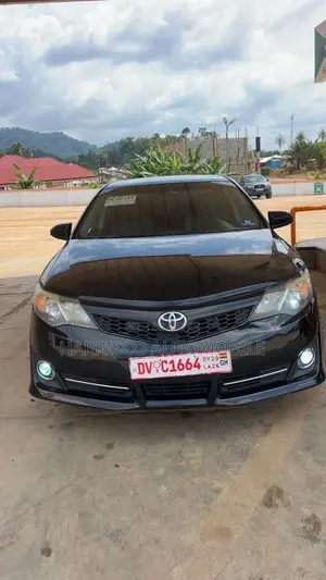2014 Toyota Camry SE Sport Sedan