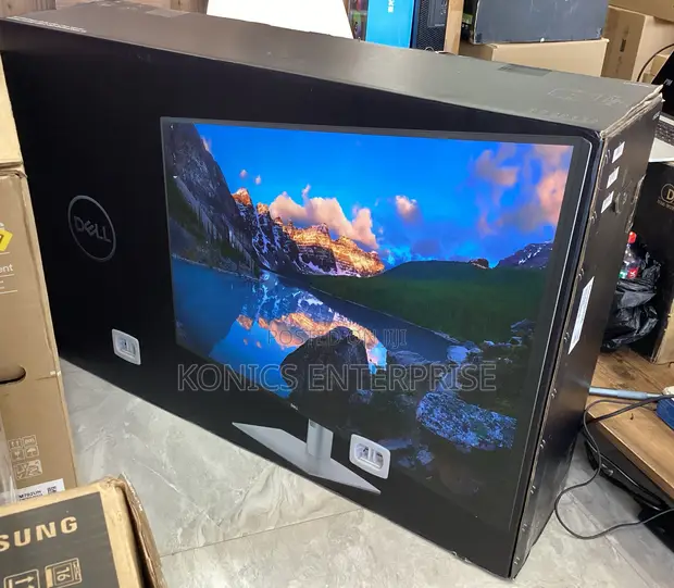 Dell U4323QE UltraSharp 43" USB-C Hub Monitor - 1