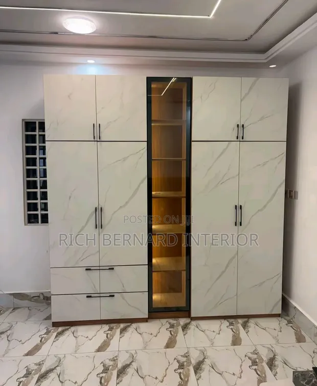 Classic Modern Floor-to-Ceiling Wardrobe - 1