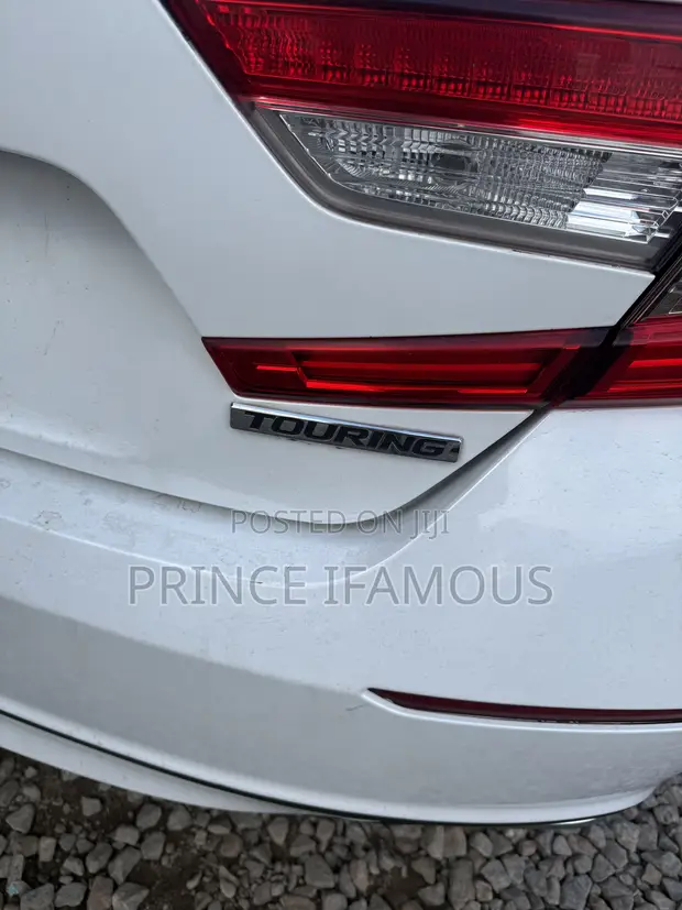 Honda Accord Touring 2018 White - 1