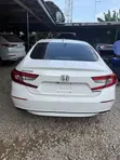 Honda Accord Touring 2018 White - 3