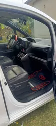 Toyota Esquire 2015 White - 5