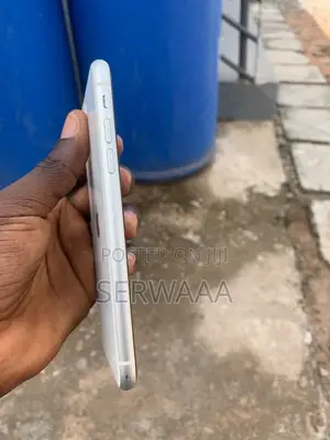 Apple iPhone 11 64GB White