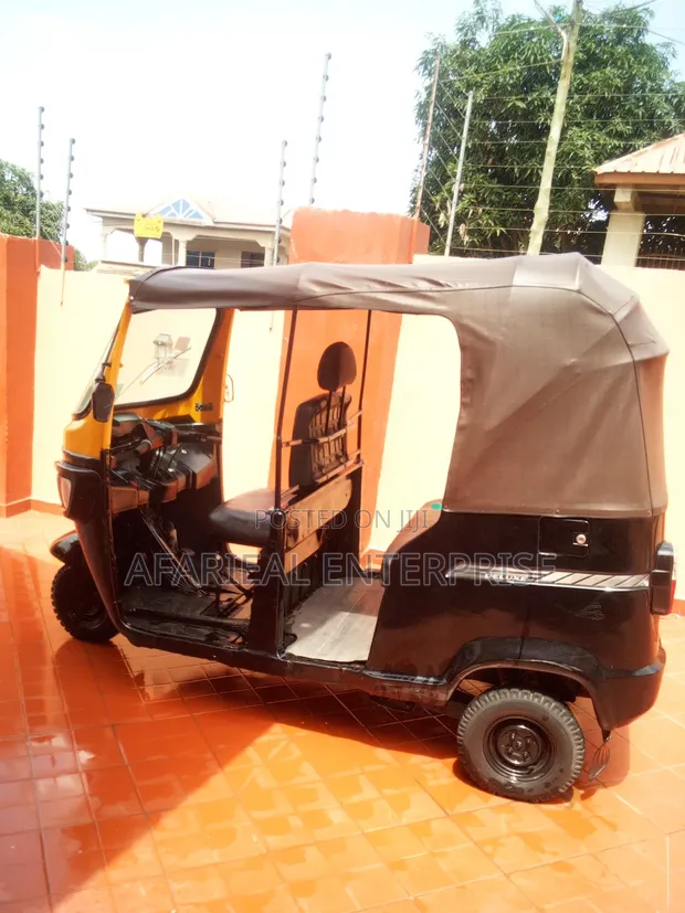Bajaj Three-Wheeler 2017 Black - 1