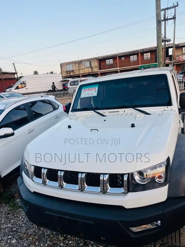 BAIC X424 2018 White - 1